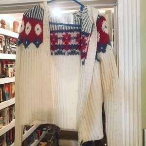 Cozy sweater with hood